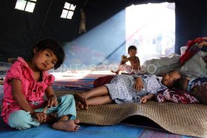Anak korban Gempa Gayo di tenda pengungsian. (LGco | doc. Zen)