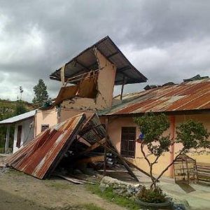 Kondisi Rumah warga pasca gempa.(LGco-istimewa)