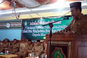 Kakankemenag Aceh Tengah saat membuka sosisalisasi UU Pelayanan Publik.(LGco-Ahmad Marjan)