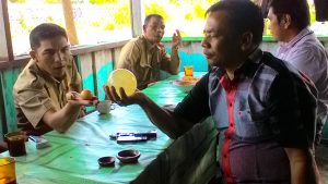 Batu Mulis Misterius Berbentuk Bola yang ditemukan oleh warga Jamur Atu Kecamatan Mesidah Kabupaten Bener Meriah. (LGco : Rahman)