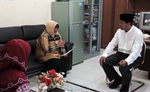 Pertemuan Kadis Kesehatan Aceh Tengah, Sukrimaha ketika bertemu tim dari Balai Besar POM Aceh, jum'at (12/2/16) di Takengon