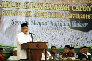 Gubernur Aceh Lepas Kloter 1 Calon Jamaah Haji