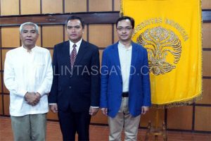 Dari kiri Kekanan Dr. Donny Tjahja Rimbawan, Dr. Firman Kurniawan Sujono dan Dr. Guntur Freddy Prisanto.(LGco-dok.pribadi)