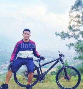 (foto : koleksi Mude Angkasa)