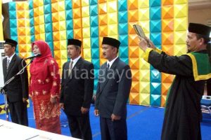 empat pejabat LPP RRI Banda Aceh yang dilantik saat dimabil sumpahnya.(LGco-istimewa)