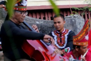 Kabri Wali (tengah)