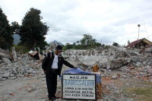 Kondisi Masjid Blangmancung, dua pekan pascagempa.(LGco-aman.ZaiZa)