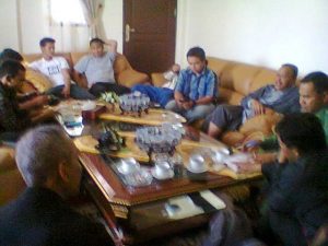 Coffee morning wartawan dengan wabup Bener Meriah, Senin 18 Nopember 2013. (Zah)