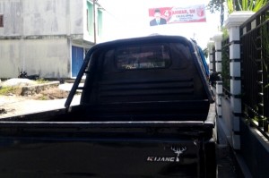 Ilustrasi mobil kijang second hand (bekas)