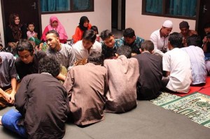 Grup Zikir Aceh di Malang. (foto : Mursalin)