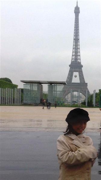 Aku di Menara Eiffel