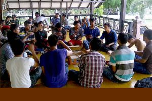 Mahasiswa Gayo dan Alas sedanglatihan persiapan acara deklarasi menangkan Prabowo-Hatta (foto:Linda)