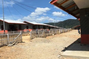 Rumah warga di kampung Relokasi Badak Uken. (LGco_Anuar Syahadat)