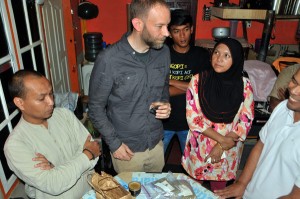 Ketua Kopeki Ketiara, Rahmah bersama buyer dari Atlas USA, Craig. (LGco_Khalis)