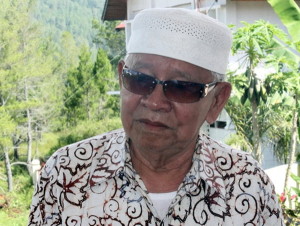 Drs.H.M.Salim Wahab (80) pengamat seni dan Budaya Gayo Lues. (LGco_Anuar Syahadat)