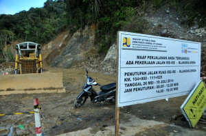 Gerbang buka tutup di Tangsaran Pantan Cuaca Gayo Lues. (LGco_Khalis)