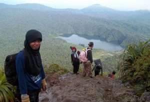 Pemandangan Danau Lau Kawar dari Tanjakan Cadas.(doc. Ria D)