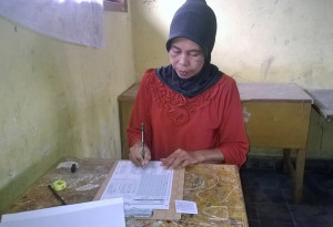 Ponisah Peserta Tertua UN Paket-B