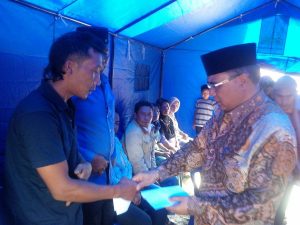 Bupati Aceh Tengah Santuni Korban Kebakaran