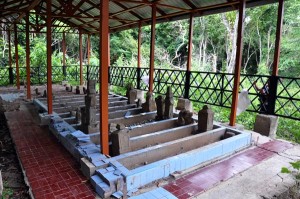 Beberapa makam di Jeret Terbang. (LGco_Khalis)