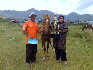 Jul Gergung dan Kuda Gerico Gayo saat juara menjadi juara di event sebelumnya. (Foto : Ist)