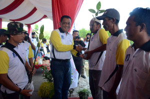 Pangdam IM Serahkan Bibit Mangrove