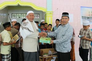 Serahkan Buku Bacaan
