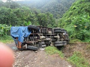 Truk Terbalik