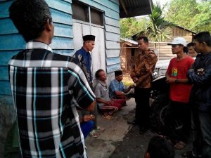Warga Ketol Usir Gajah