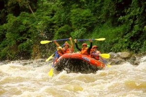 Arung Jeram di Putri Betung. (LGco : Dian)