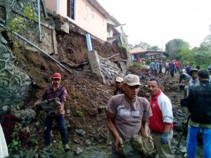 Longsor di Sedie Jadi