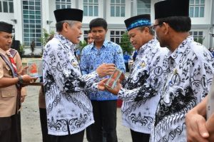Bupati dan Wakil Bupati Bener Meriaj