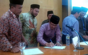 Pimpinan SKPK Aceh Tengah Teken Komitmen Kerja 2016