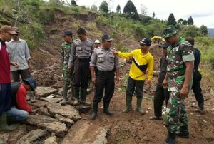 Bersihkan Jalan Peregen