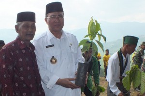 Aman Rusydi dan Bupati Aceh Tengah