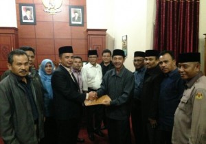 Penyerahan Dana Hibah Pilkada Kepada KIP oleh Pemkab