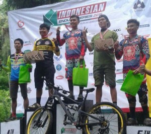 Syahrial Iman 2 dari Kiri