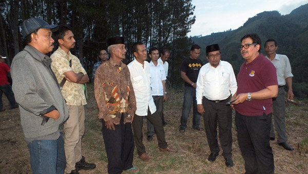Kepala Bapedal Aceh di Uyem Rubu Aceh Tengah. (LGco_Khalis)