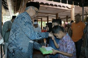 Gubernur Santuni Anak Yatim