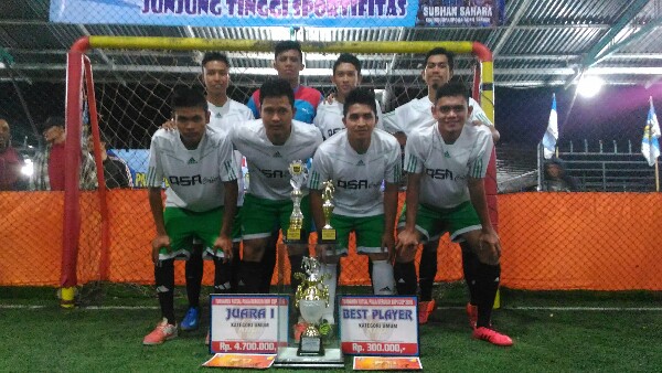Skuat Putra Bale Kampiun Turnamen Futsal KNPI Cup. (Ist)