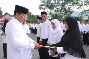 penyerahan kenaikan pangkat