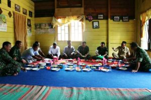 Danrem 011 Makan Bersama