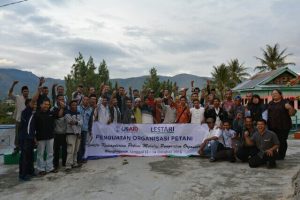 Foto bersama Lestari dan Peserta Petani Kakao Gayo Lues (Ist)