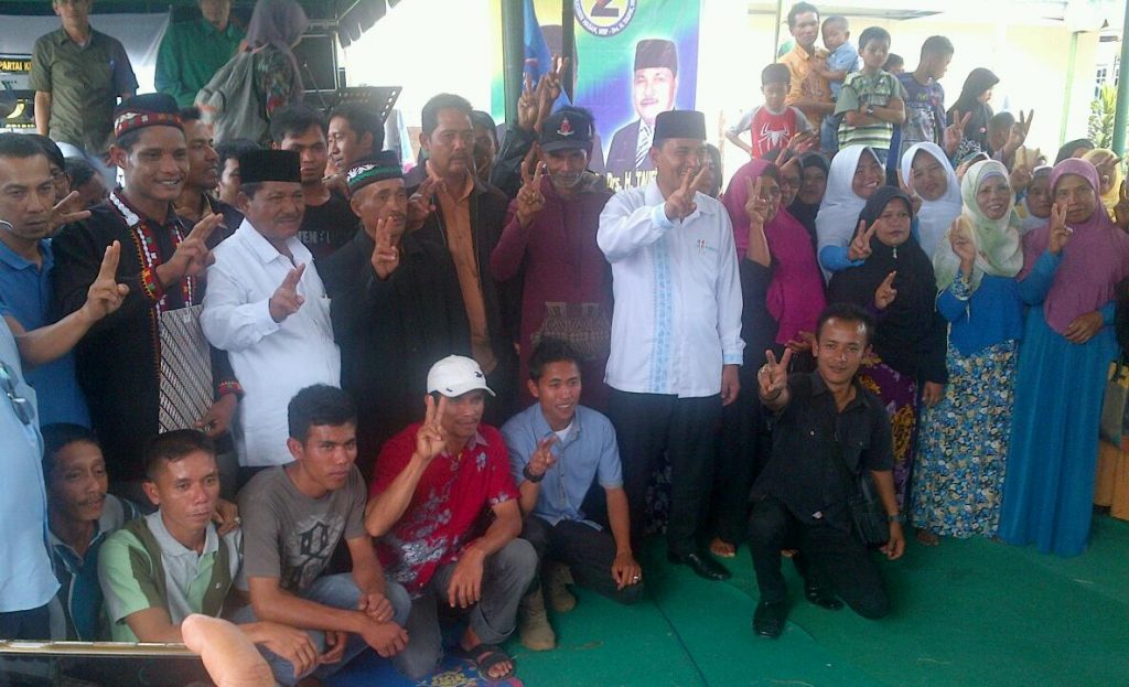 Muchsin Hasan-Taufik bersama pendukung di Kecamatan Kute Panang