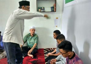 Alyasa' Abu Bakar Peusijuk Mahasiswa Baru