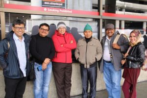 Ahmadi Tiba di Seatle