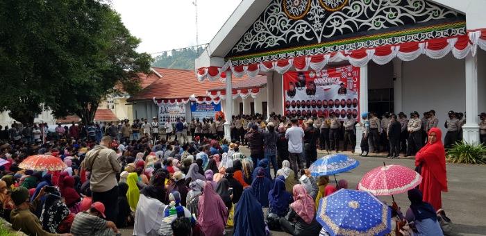 Aksi Masyarakat Kampung Kung Pegasing di DPRK